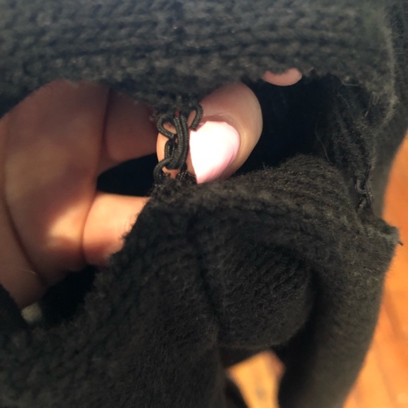 Banana Republic Cropped Sweater - Picture 5 of 5